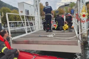 Rischia di annegare nel lago a Sant’Agostino, 21enne salvato da un carabiniere