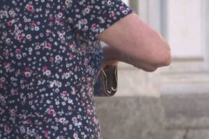 Anziana truffata a Cantù, 38enne arrestata dai carabinieri. Raggirata una donna di 85 anni