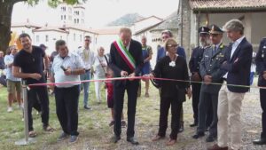 Taglio del nastro, è iniziata la fiera di Sant’Abbondio. Il sindaco: “Superate le aspettative”
