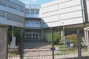 “Corridoni” e “Venini”, caos scuole a Como. Rapinese difende la scelta, famiglie e politica contro