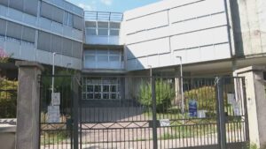 “Corridoni” e “Venini”, caos scuole a Como. Rapinese difende la scelta, famiglie e politica contro