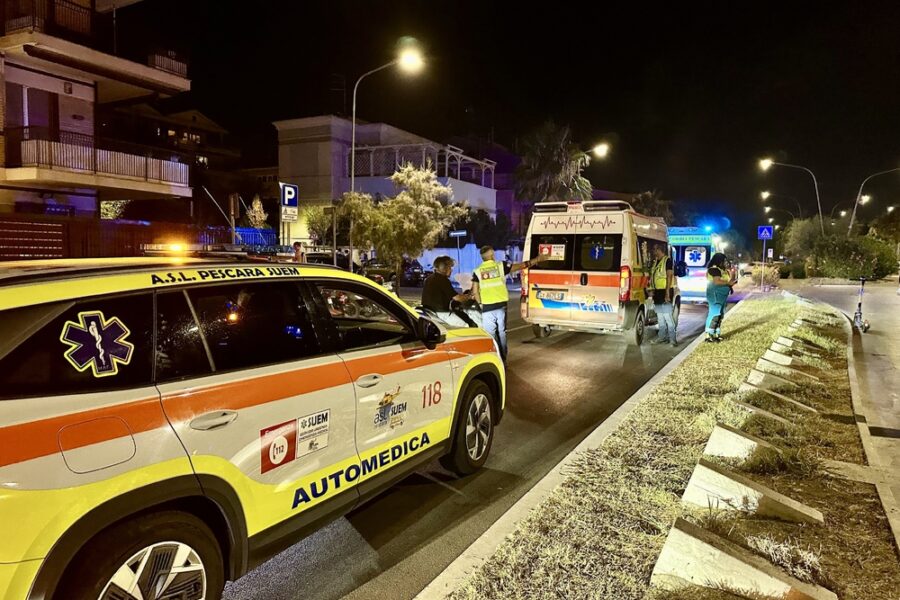 Alcuni finiscono in ospedale. Sul posto ambulanze e polizia