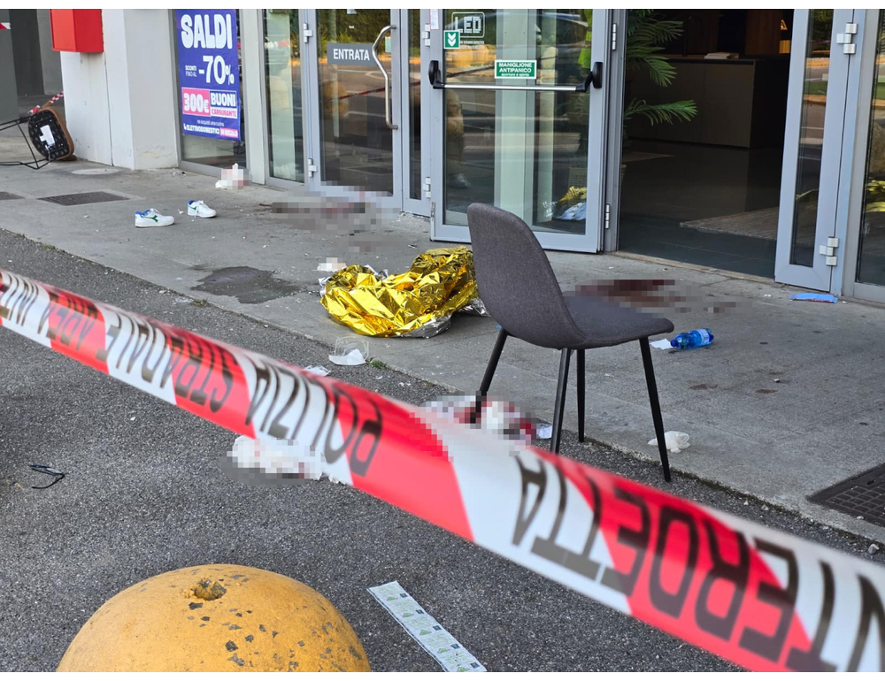Accoltellata fuori da centro commerciale nel Bresciano, arrestato l’ex marito