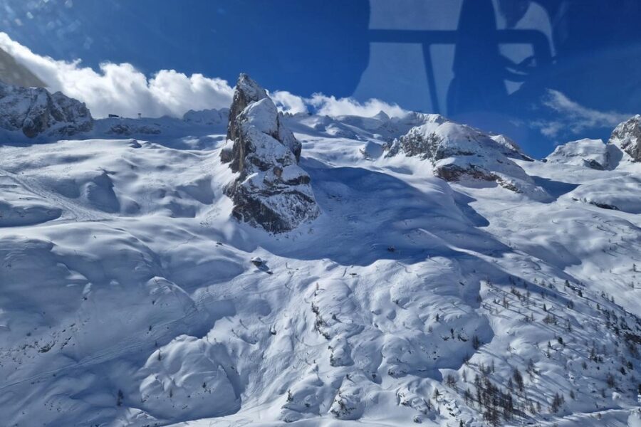 Aumentano i crolli dalle pareti e l'acqua scarseggia anche nei rifugi