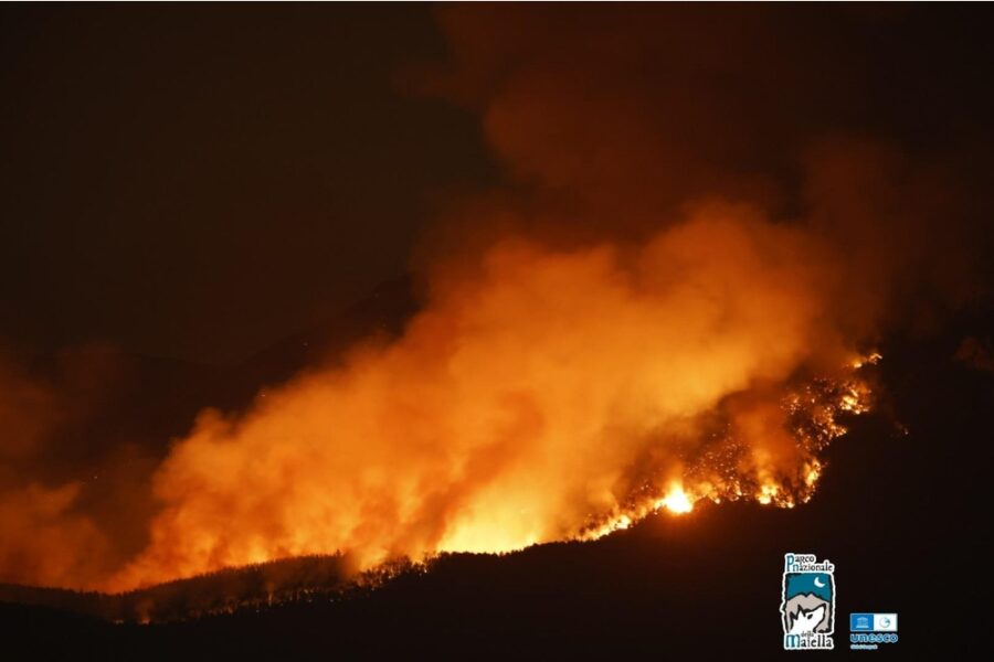 Fiamme ancora alte