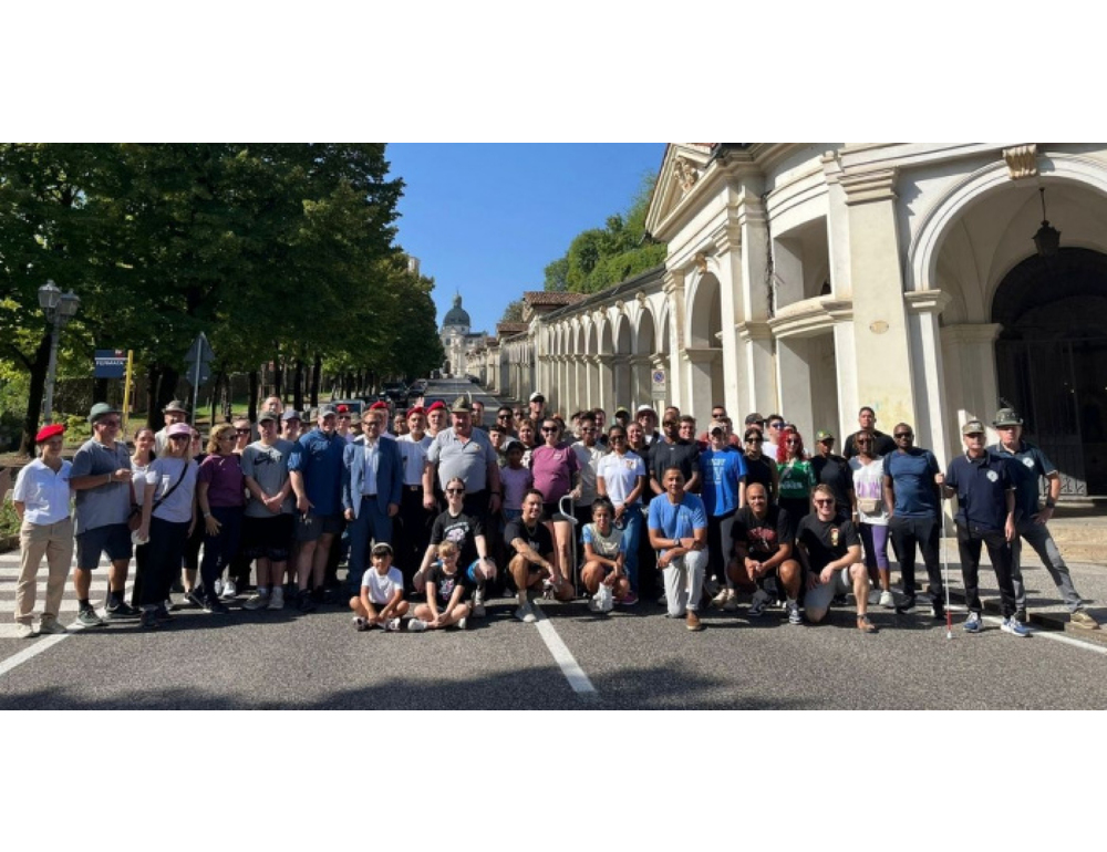 Alpini e militari Usa abbelliscono i portici di Monte Berico a Vicenza