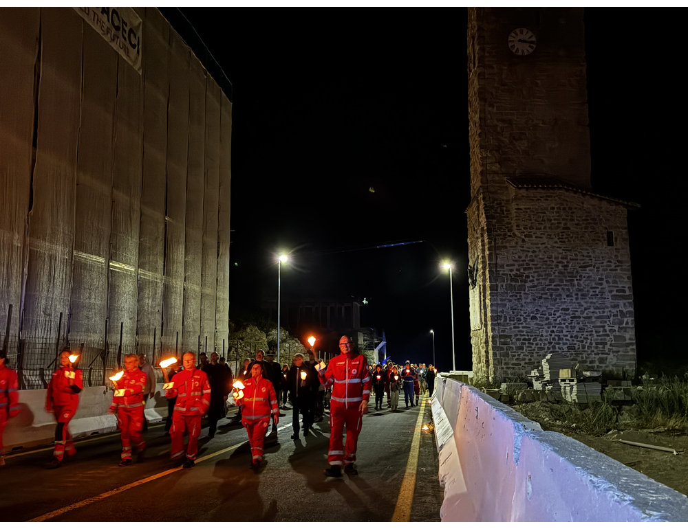 Photo: espansionetv.it Amatrice Commemorates 2016 Earthquake Victims with Torchlight Vigil and 239 Bell Tolls