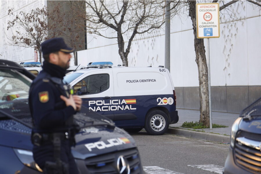 L'uomo di 60 anni è accusato di aver ucciso a coltellate la compagna tedesca di 47 anni