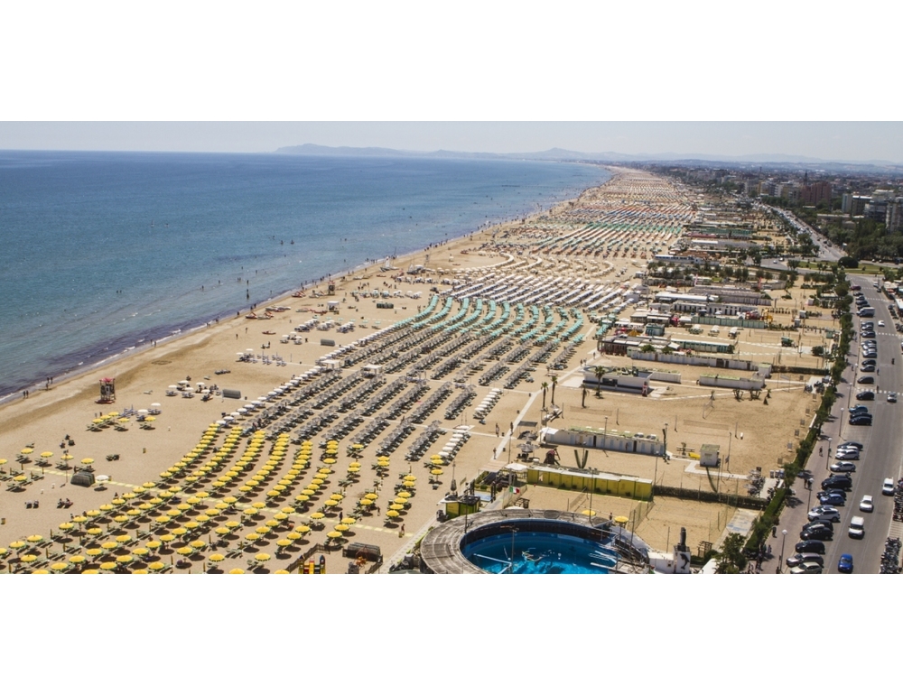 Arrivano a Cesenatico ma la casa non c’è, truffa per 120 persone in ferie