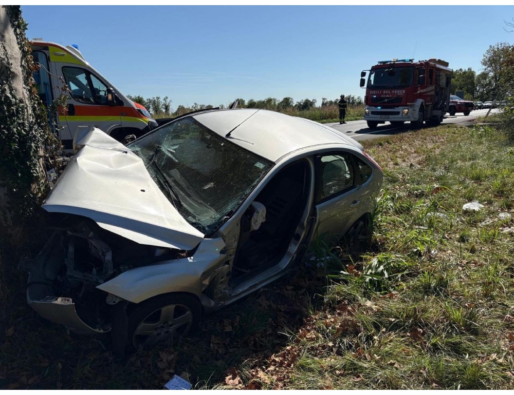 Auto contro platano, procura dispone autopsia su corpo bimba