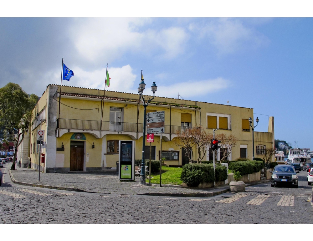 Blackout blocca acquedotto, si rischia crisi idrica a Ischia e Procida