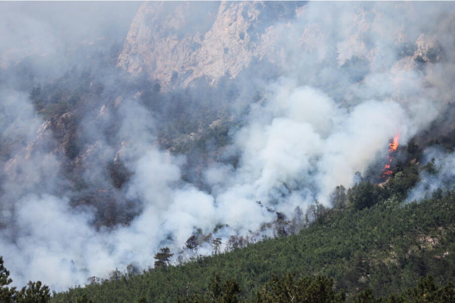 In azione un elicottero della Protezione Civile