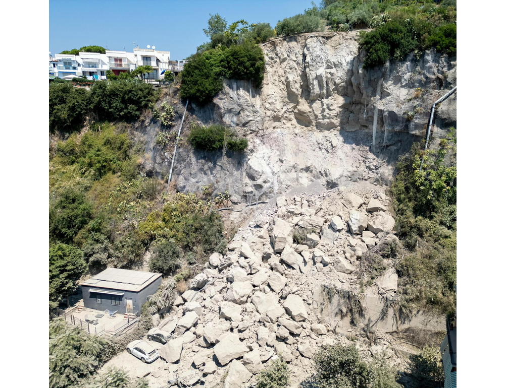 Campi Flegrei, accertamenti Procura sulla messa in sicurezza dei costoni