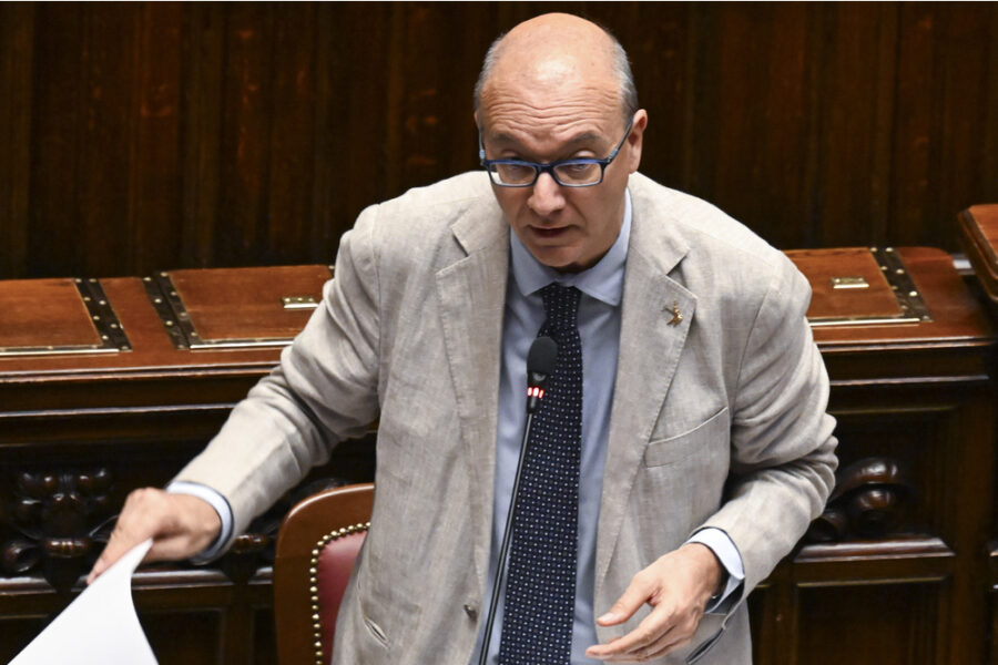 Novità per contrastare l'emergenza educativa. Valditara: 'Promessa mantenuta'