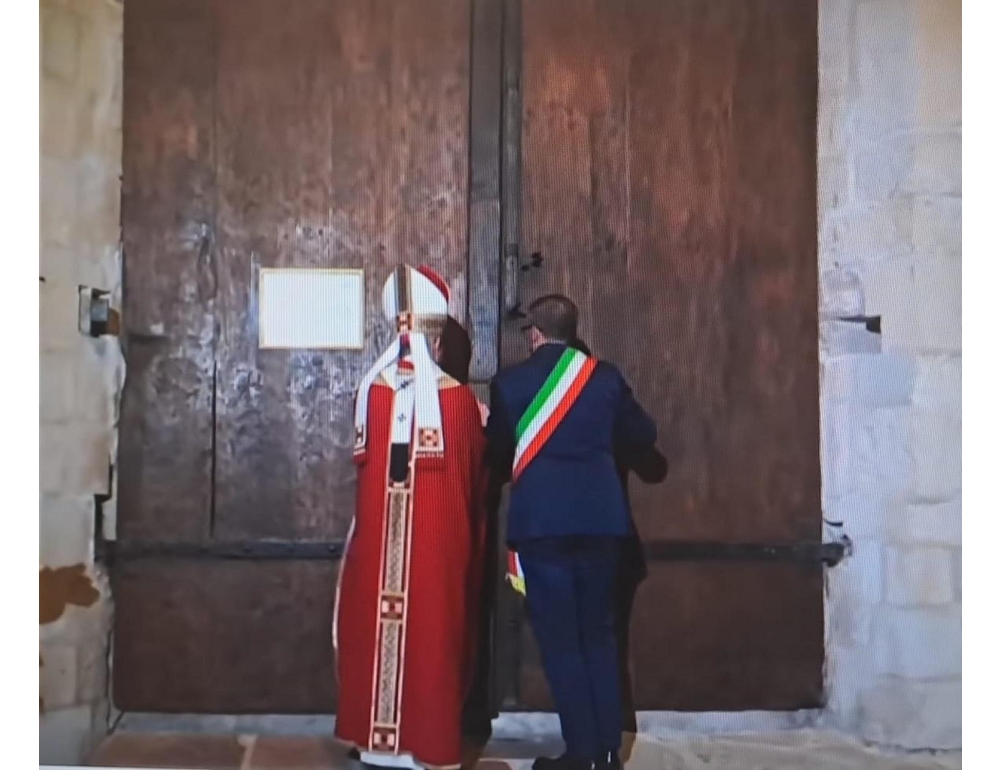 Chiusa la Porta Santa della 732/ma Perdonanza all’Aquila