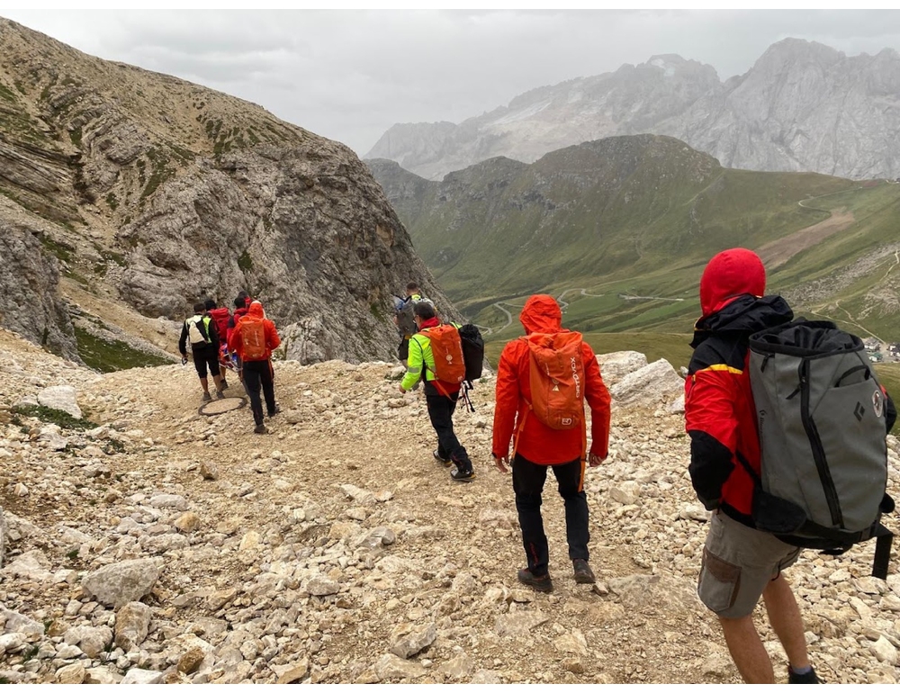 Chiusa la funivia del Sass Pordoi per maltempo, evacuate un centinaio di persone