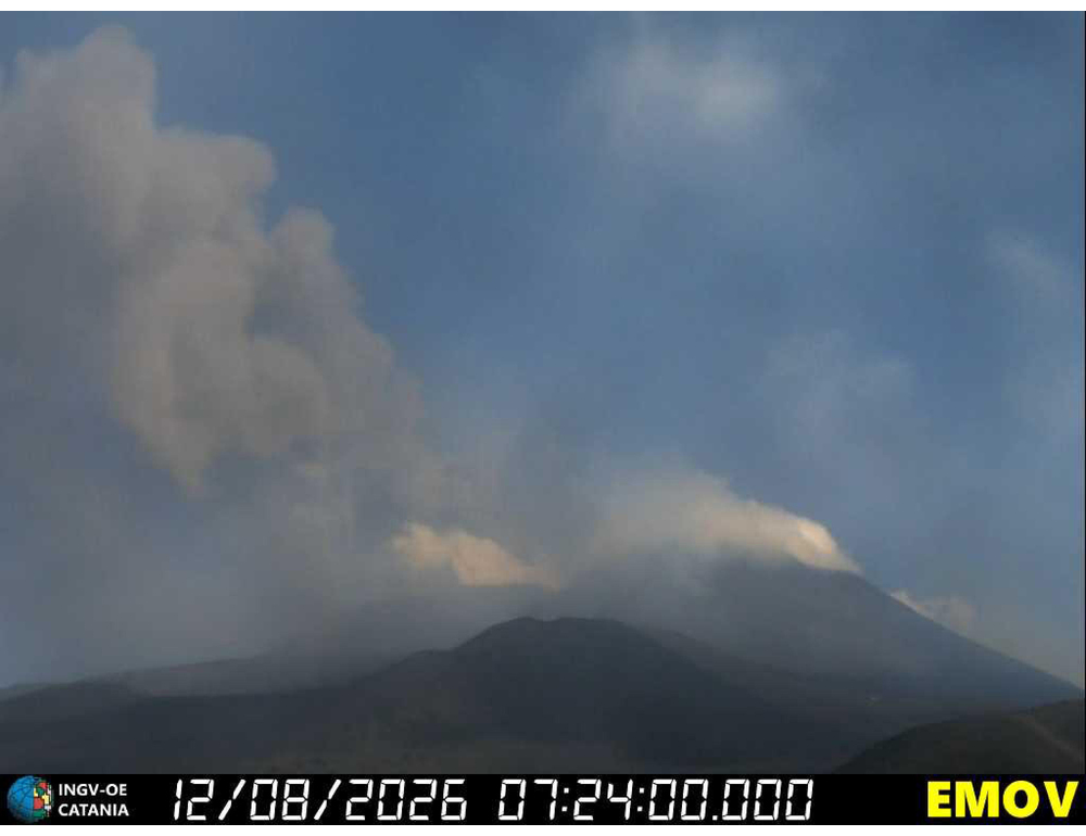 Circa 700 voli saltati all’aeroporto di Catania per l’eruzione dell’Etna