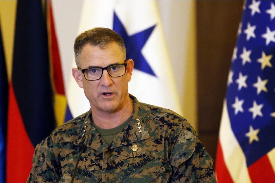 Donovan incontra i nuovi vertici militari