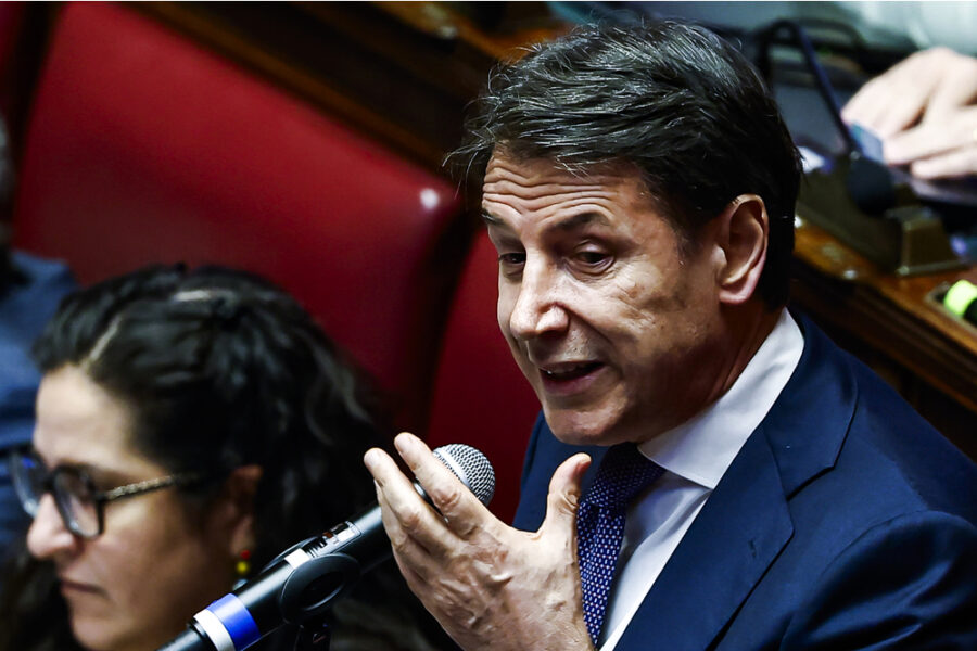 L'ex premier in audizione: 'giuro di dire la verità sul mio onore'