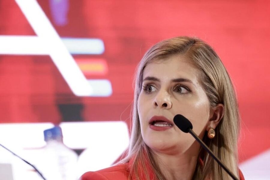 Avanti con la mano dura