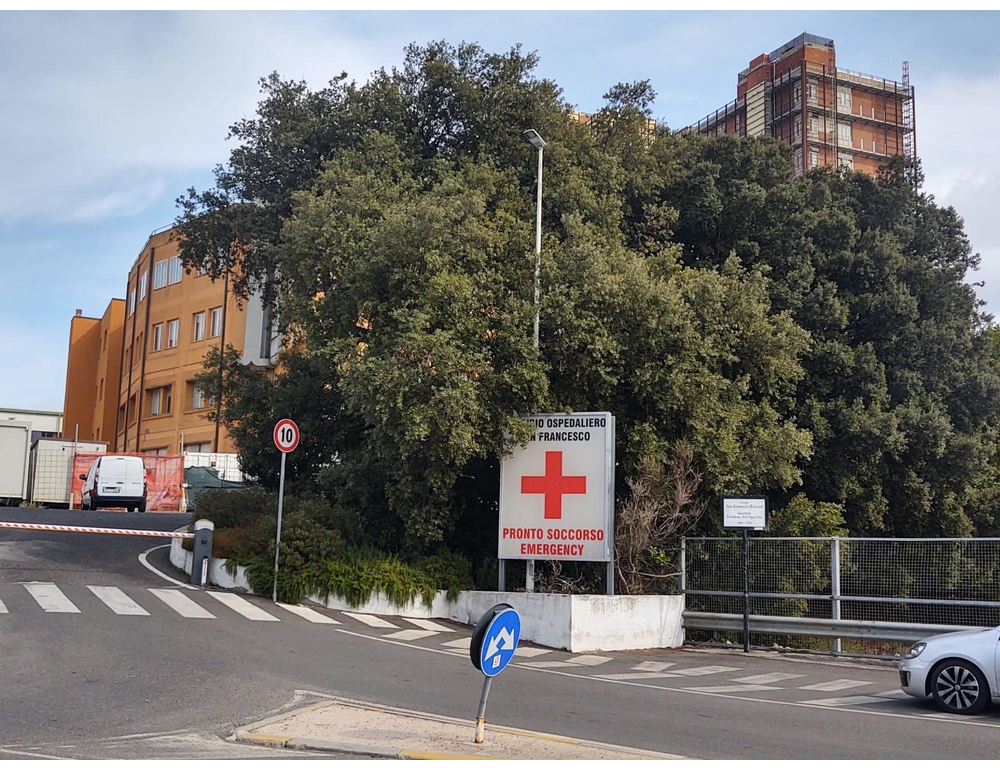 Crolla un muro nel Sassarese, muore 41enne, grave il padre