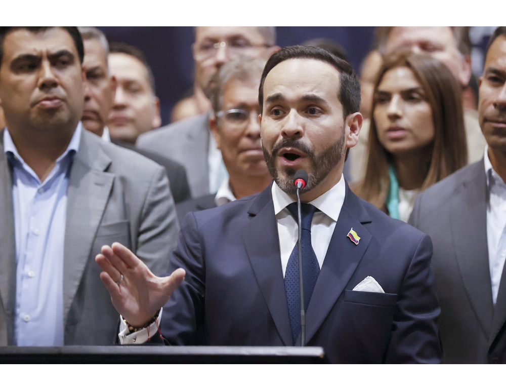 De la Espriella giura da presidente della Colombia e promette la ‘Patria Milagro’