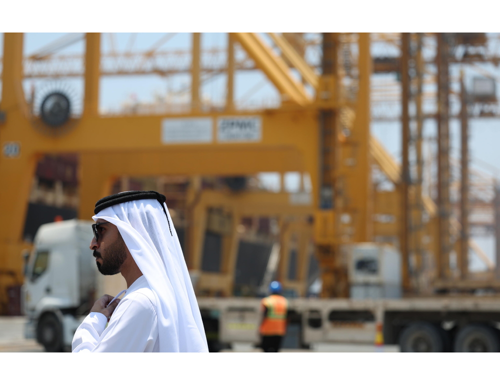 Emirati, ‘sospesi scambi commerciali e transazioni finanziarie con l’Iran’