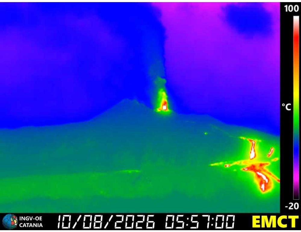 Emissione di cenere sull’Etna, sospesi atterraggi a Catania fino alle 17