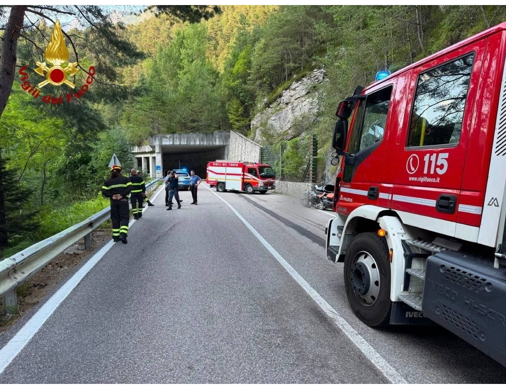 Esce di strada col sidecar, morto il conducente