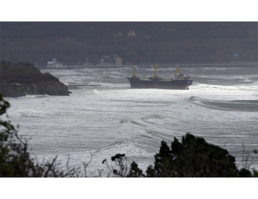 ‘Esplosioni nel porto russo di Novorossiysk, ci sono vittime’
