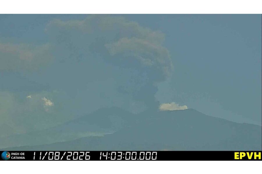 Chiusi due spazi aerei per la presenza di cenere vulcanica