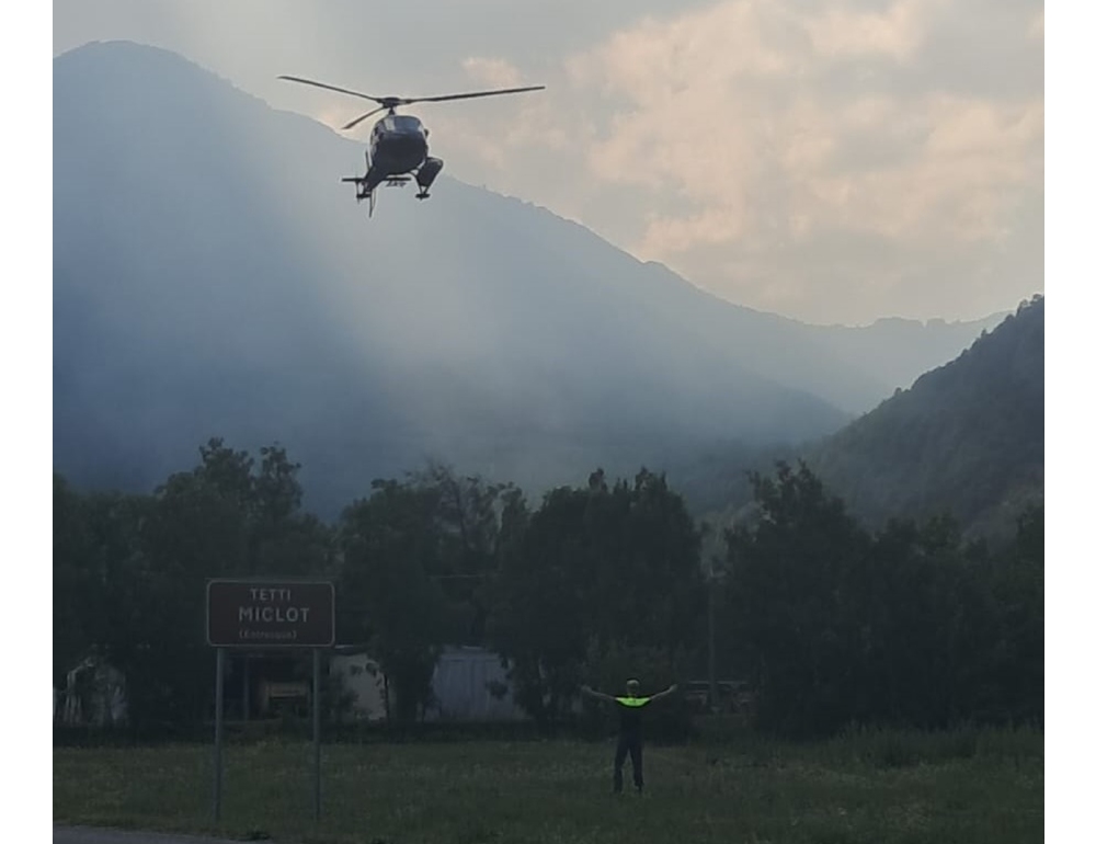 Fiamme in valle Gesso, pompieri in azione nel Cuneese
