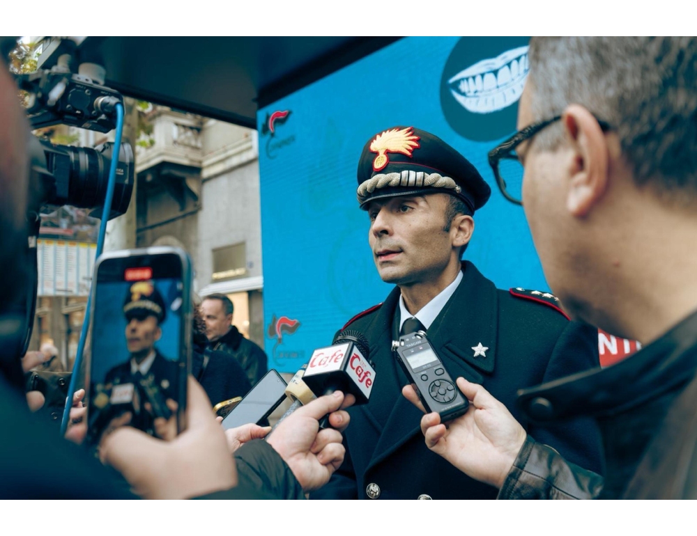 ‘Finto Carabiniere’ truffava in tutta Italia, otto arresti