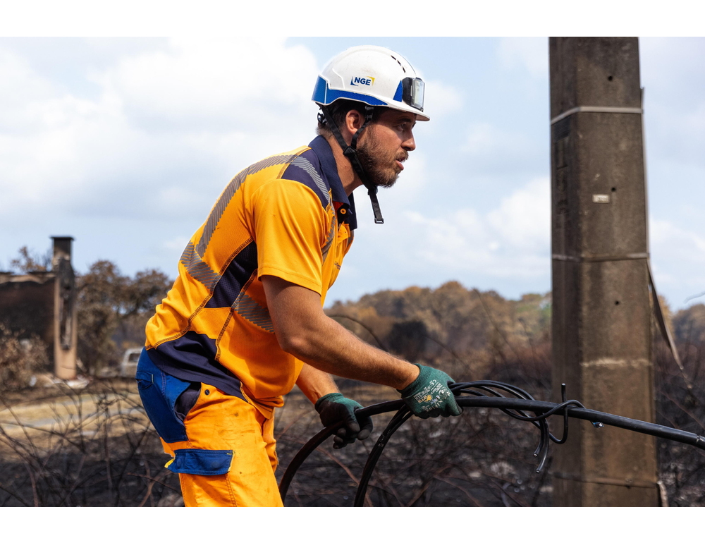 Francia, 1.500 pompieri ancora impegnati contro l’incendio nel Var