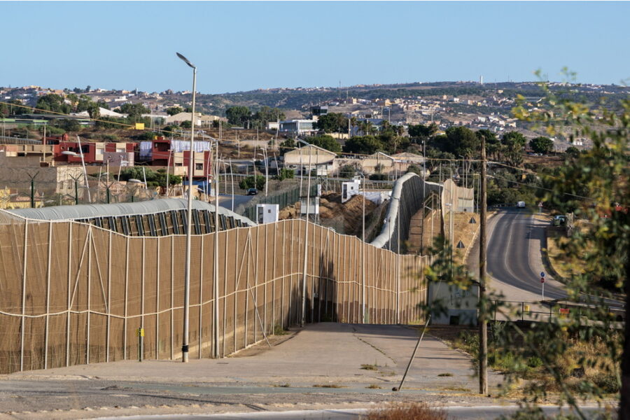 Dati non considerano Ceuta. Nel Mediterraneo centrale -55%