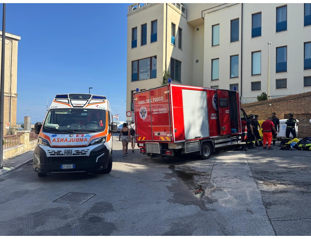Fuga sostanze tossiche in cantiere ad Ancona, due operai in codice rosso