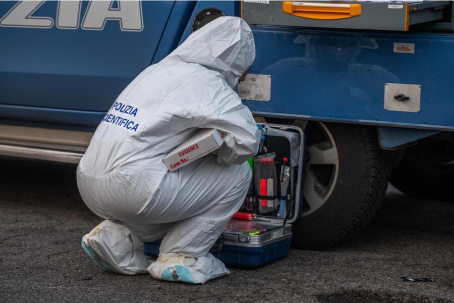Portati via gioielli e dipinti. Indaga la polizia