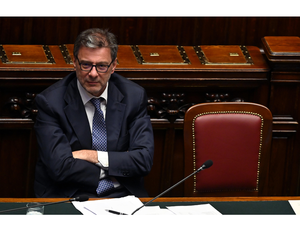 Giorgetti firma decreto sulle accise mobili, sconto sul gasolio fino al 26 agosto