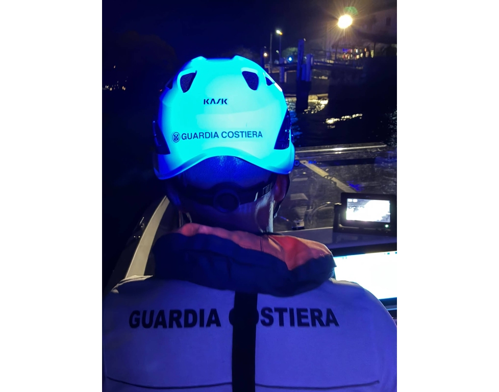 Giovane si tuffa e non riemerge nel lago di Como, ritrovato il corpo