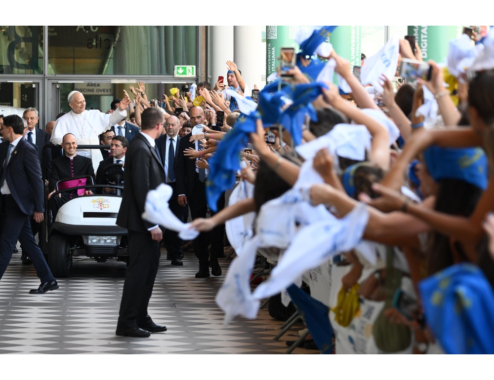 Il Papa a Cl, smascheriamo i rapporti di potere ingiusti