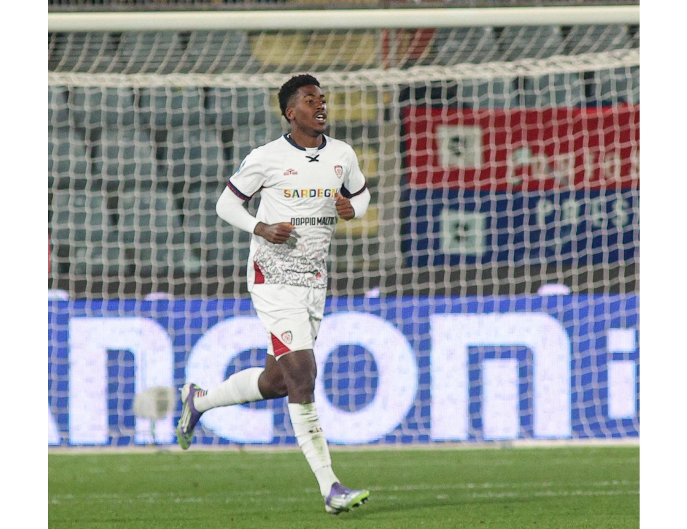 Il calciatore del Cagliari Trepy si risveglia dal coma