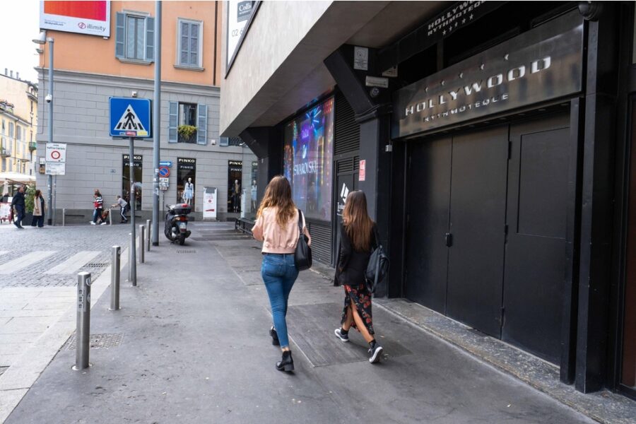 Si difende il 38enne ai domiciliari per gli abusi su una 19enne a Ferragosto
