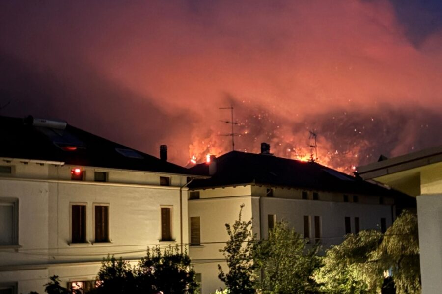 Rogo divampato venerdì 7 agosto. Sul monte Amariana squadre di terra e cielo