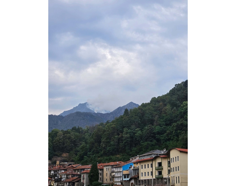 Incendio da 9 giorni sul Monte Barone, bruciati mille ettari