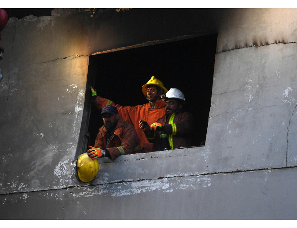 Incendio in un reparto di ginecologia, 14 neonati morti a Islamabad