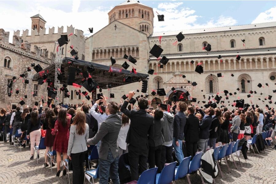 Ma a livello nazionale il saldo migratorio dei laureati è di +10mila grazie agli stranieri