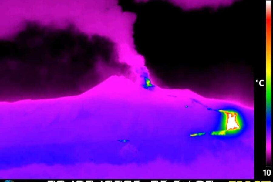 Colate di lava in due valli desertiche