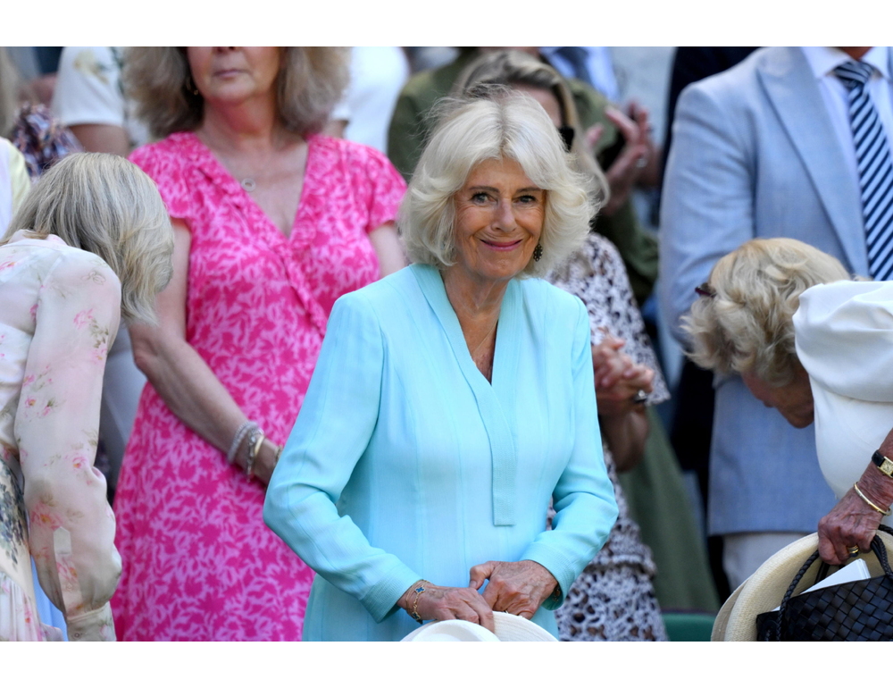 La regina Camilla rivela, ‘è stato difficile tenere segreto il cancro di Carlo’