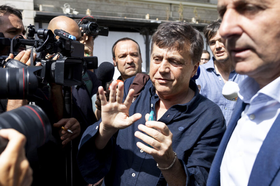 L'interrogatorio durato oltre 5 ore. 'Per fargli alzare il livello di scorta'