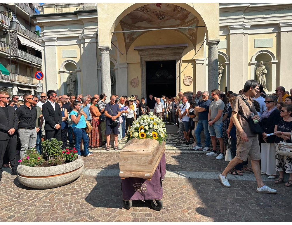 Lo scambia per il rivale e lo uccide, celebrati i funerali di Federico Venco